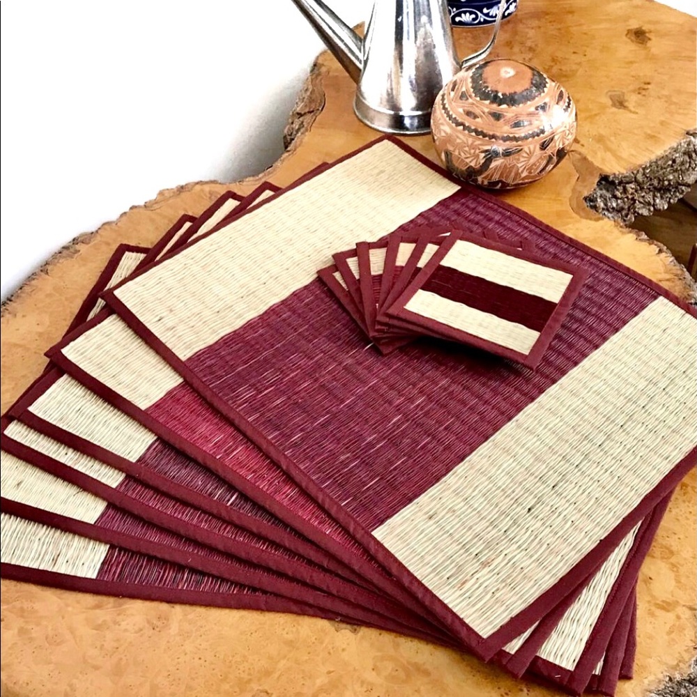 Set woven grass mats and coasters